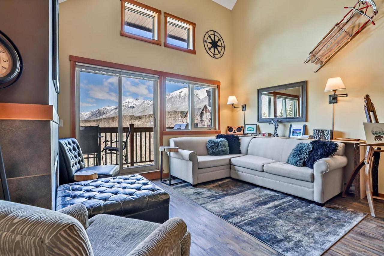Spectacular Mountain View Corner Unit Pool Hot Tub Park Pass Lägenhet Canmore Exteriör bild
