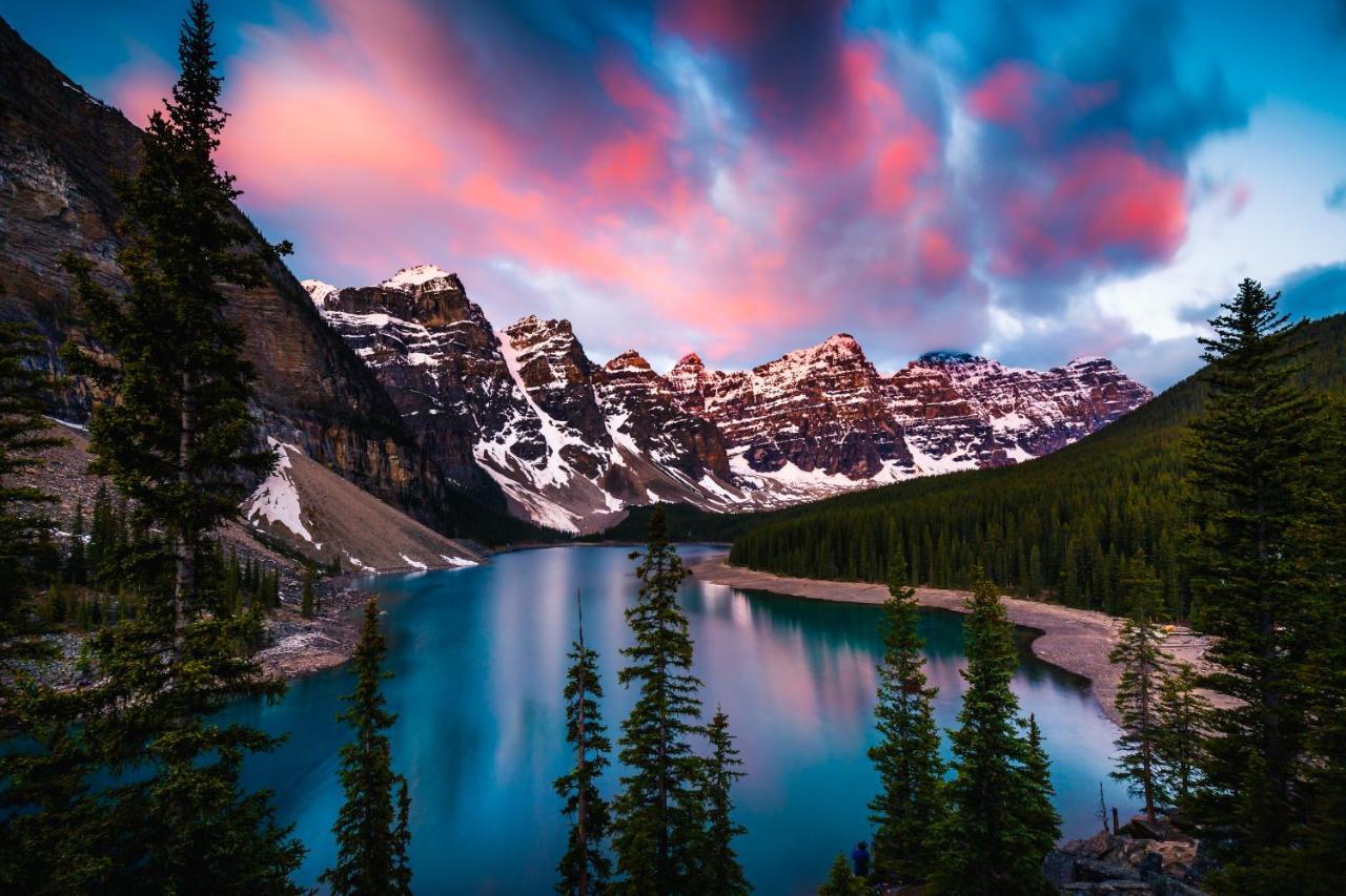 Spectacular Mountain View Corner Unit Pool Hot Tub Park Pass Lägenhet Canmore Exteriör bild